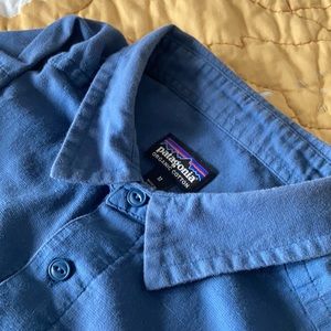 Patagonia breezy organic cotton shirt in Men’s Medium, slate blue